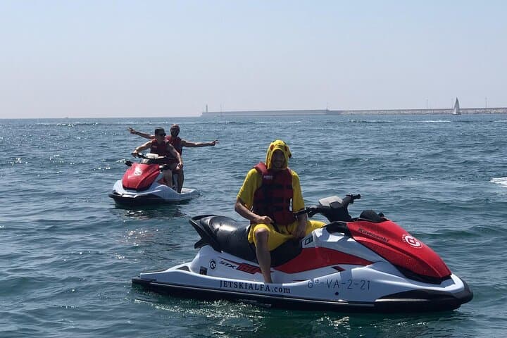 Jetski in Valencia for 30 minutes for 1 or 2 people