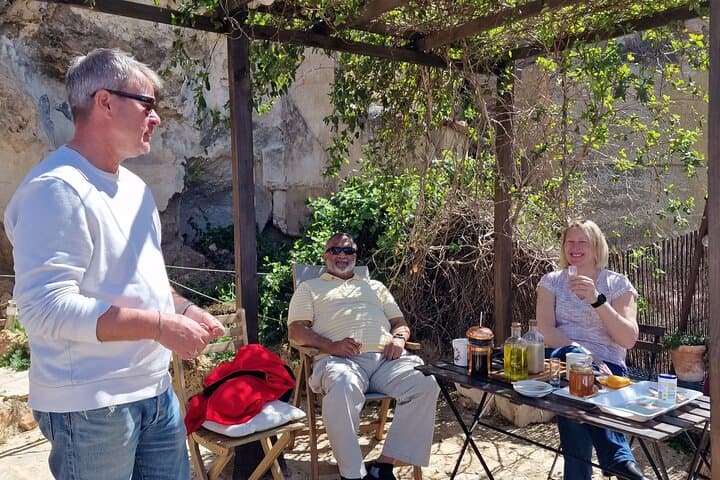 2-Night Escape From Madrid: Food, Wine, Hidden Village & A Castle