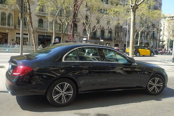 Private Transfer from Barcelona to the Airport (or vice versa)
