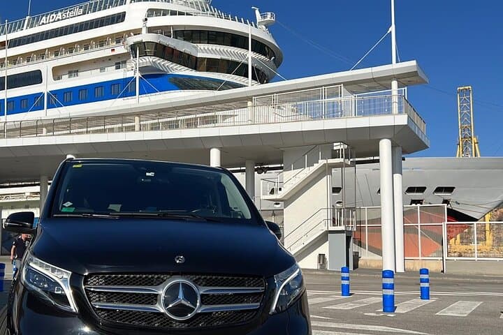 Private Transfer from Barcelona to the Port (or vice versa)
