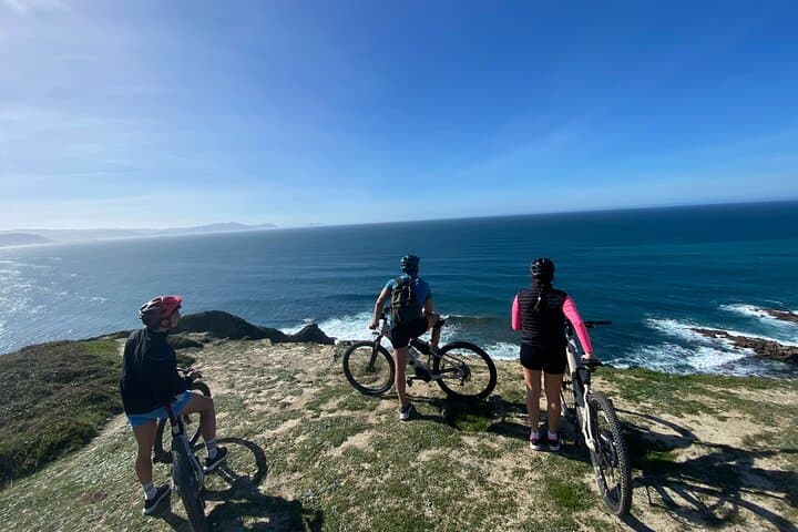 Electric MTB bike tour through the Bay of Plencia