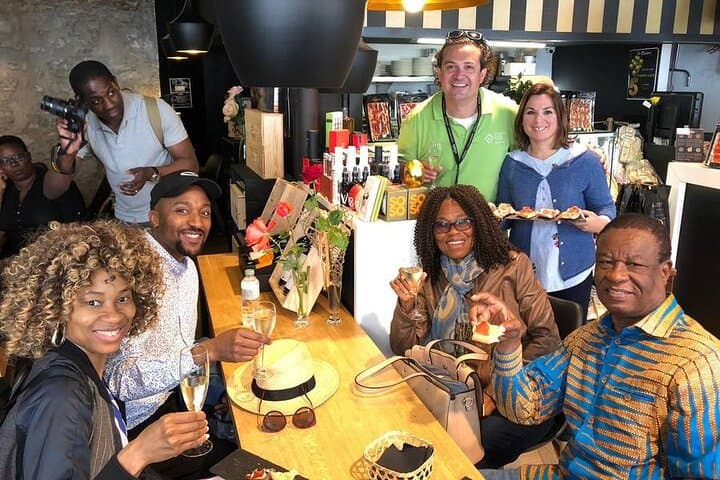 Girona Tapas and Wine Tour by Night