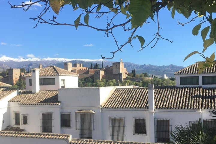 Albaicín and Sacromonte’s Iconic Sights: A Self-Guided Audio Tour