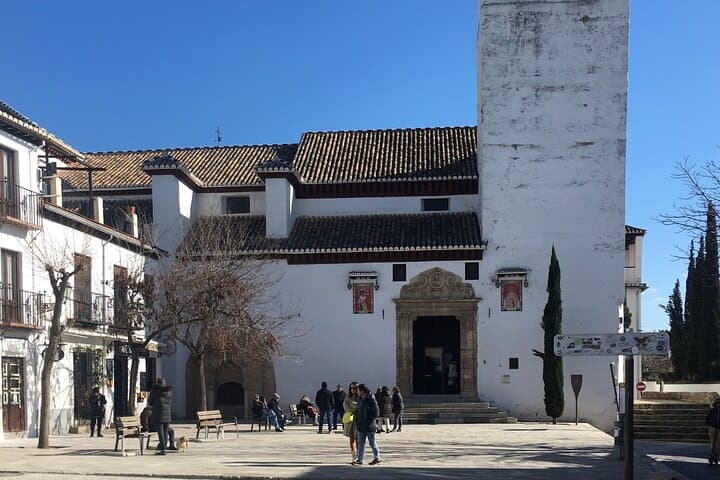 Albaicín and Sacromonte’s Iconic Sights: A Self-Guided Audio Tour