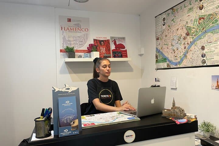 Ride Seville by E‐Bike – Small Group Local Experience