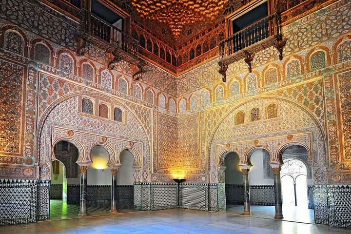 Private visit to the Real Alcazar of Seville (tickets included)
