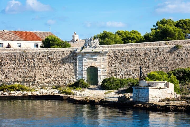 Mahon Harbour, Binibeca and Xoroi Cave tour