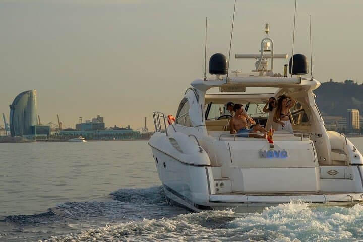 Private luxury yacht tour with snacks and drinks in Barcelona