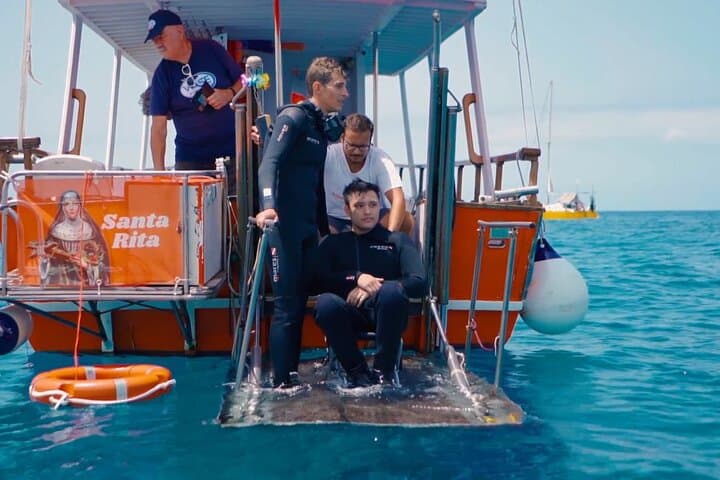 3-Hours Private Tour to Accessible Boat en Canary Island