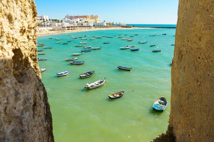 Cadiz: City Walk with Audio Guide in 7 Languages on your Phone