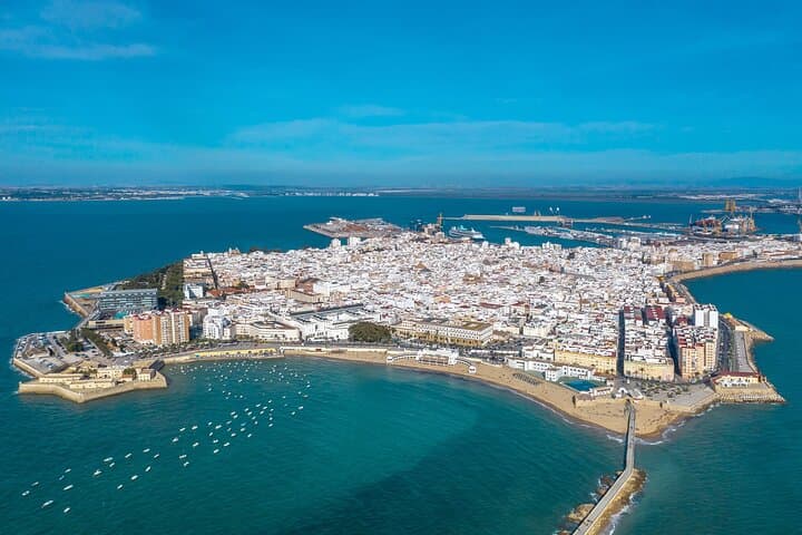 Cadiz: City Walk with Audio Guide in 7 Languages on your Phone