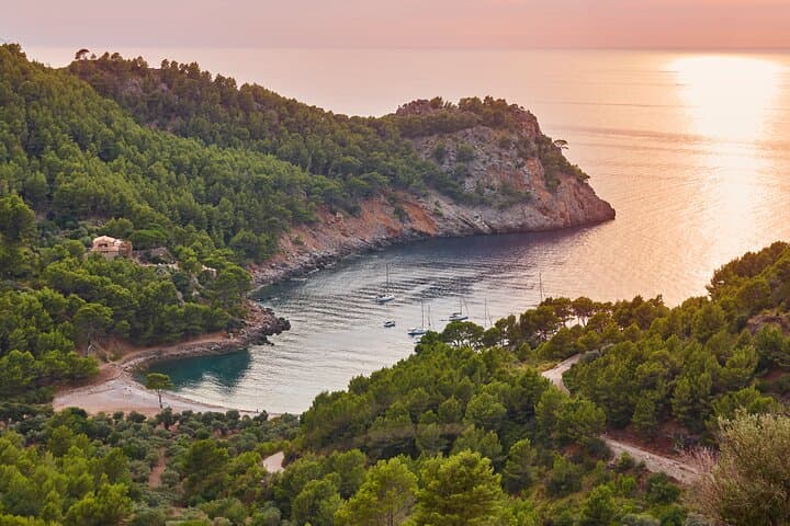 Private Sunset Sailing Tour along the North Coast