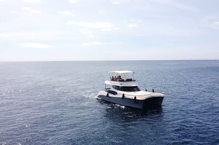 Puerto del Carmen: Catamaran Trip with Water Sports