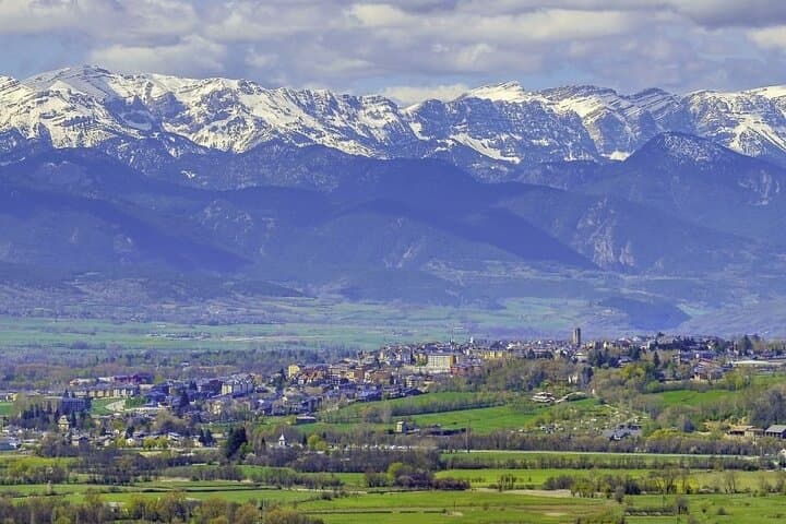 Full Day Private Guided Tour in Cerdanya