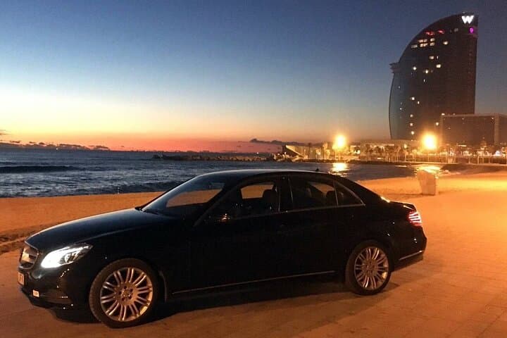 Transfer from Barcelona Airport to Andorra. (1 to 3 passengers)