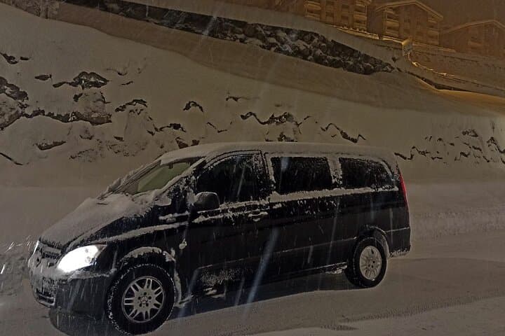 Private transfer Barcelona to Andorra (DE 1 to 15 passengers)