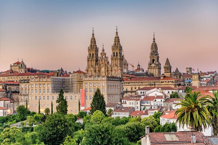 Santiago de Compostela: Private Custom Walking Tour With A Guide