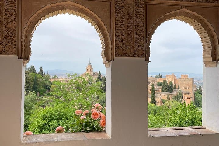 Private Granada Tour to the Alhambra VIP Tickets included