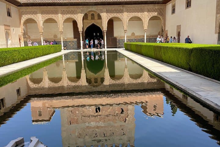Private Granada Tour to the Alhambra VIP Tickets included