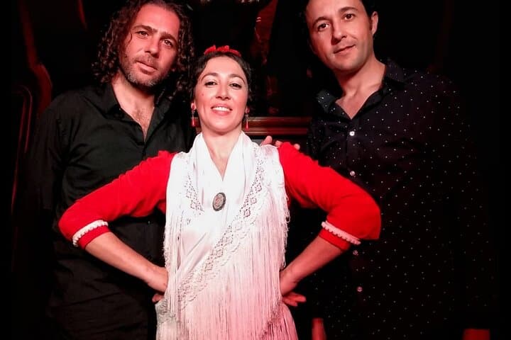 Seville: Fun class to approach Flamenco
