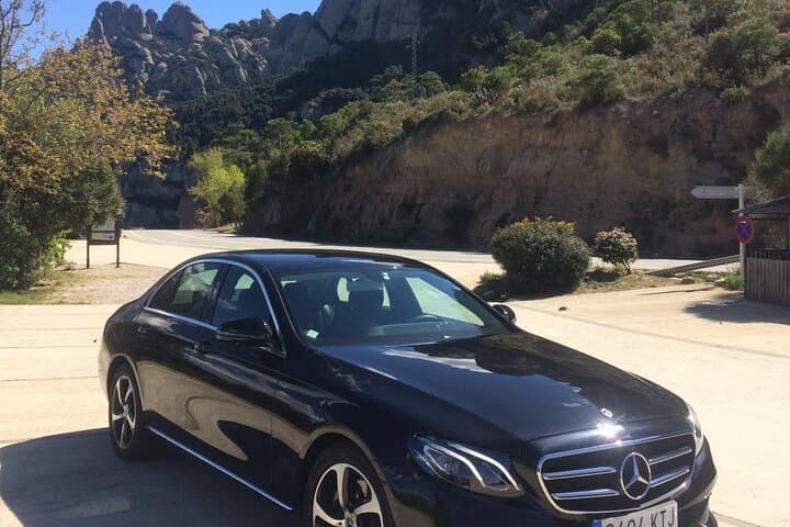 Private Transfer from Barcelona to Montserrat Round Trip