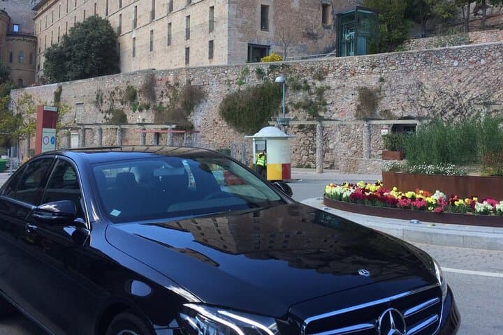 Private Transfer from Barcelona to Montserrat Round Trip
