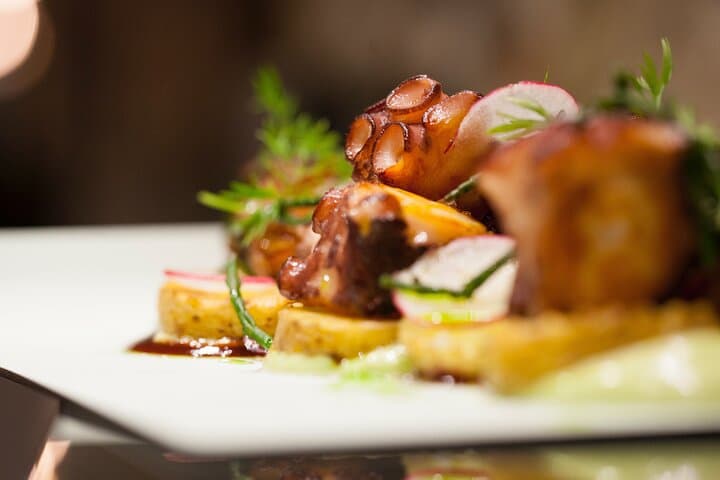 Private Pintxos and Wine Tour in San Sebastián