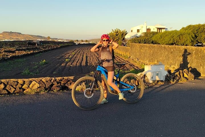 Lanzarote Volcanoes E-Bike Tour – Small Group