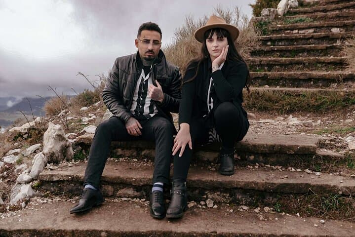 Private Romantic Photography Tour in Barcelona