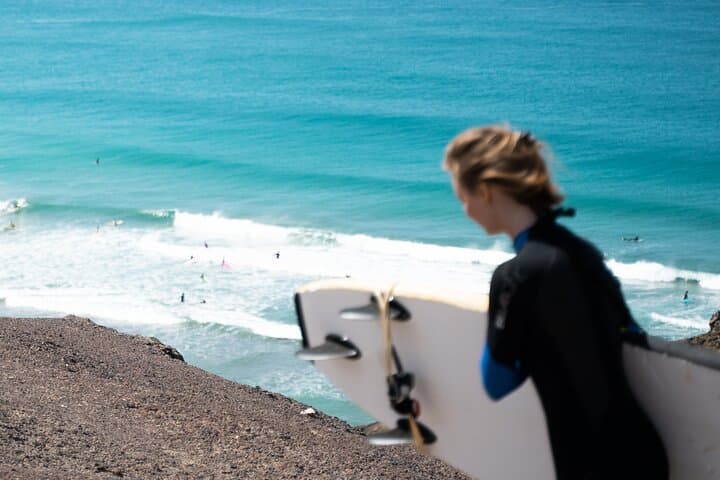 On the way to the surf beach La Pared