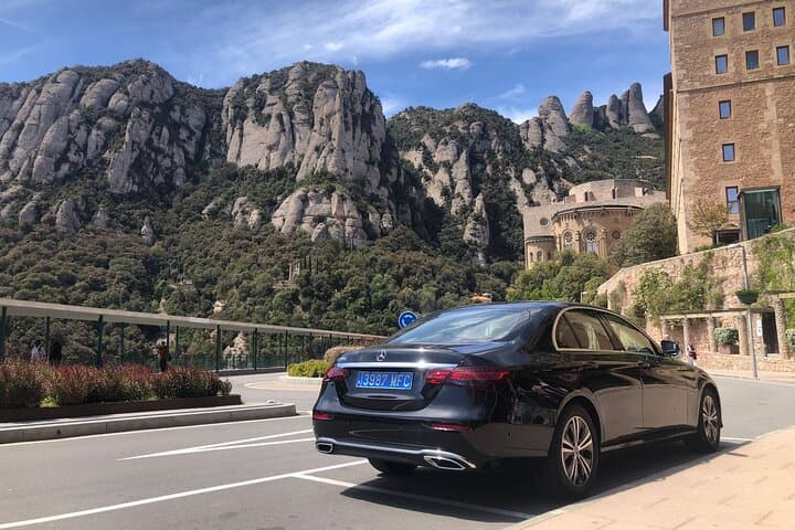Mercedes‐Benz E‐Class in Montserrat - Private Tour