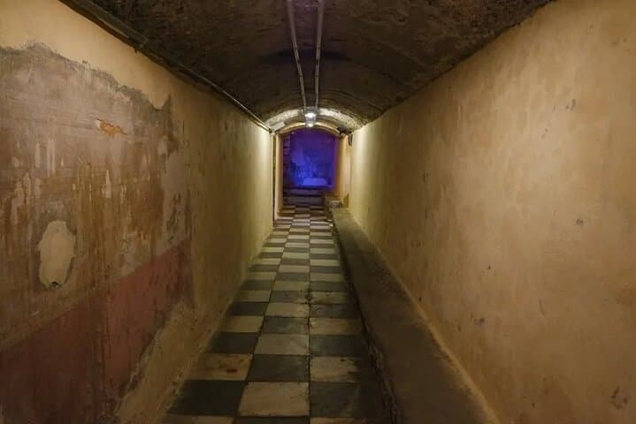 Guided Tour: Shelters of the Spanish Civil War. Spanish tour