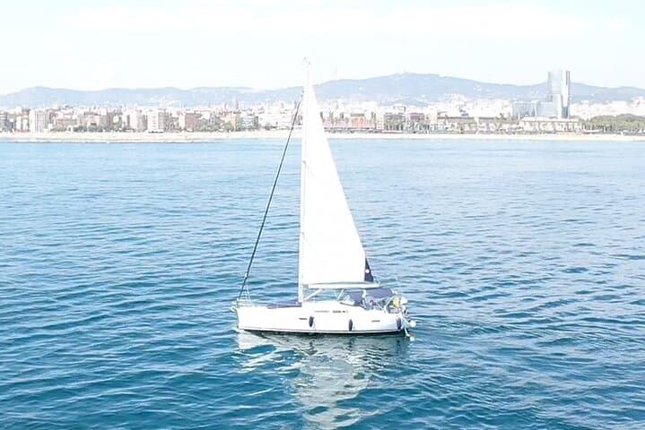 Barcelona 1-hour Private Boat Trip with Cava and Snacks
