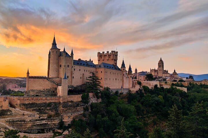 Tour Segovia and La Granja de San Ildefonso from Madrid