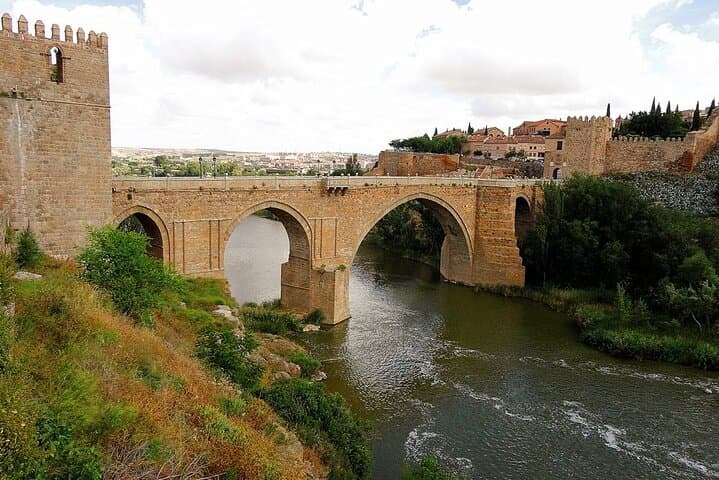 Madrid city tour with Royal Palace and Toledo in 1 day
