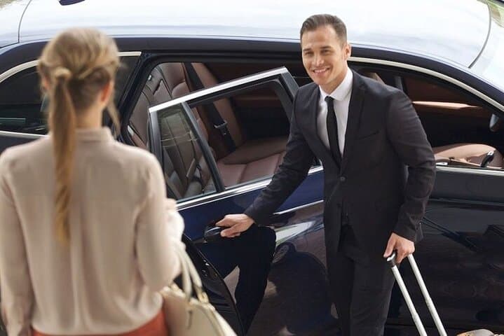 Private Barcelona Airport–City Transfer E-Class, V-Class, Minibus