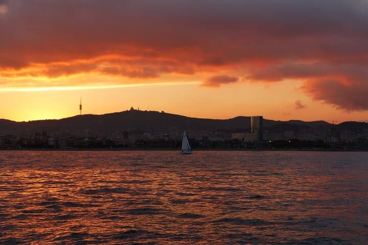 Sunset Sailing Tour in Barcelona