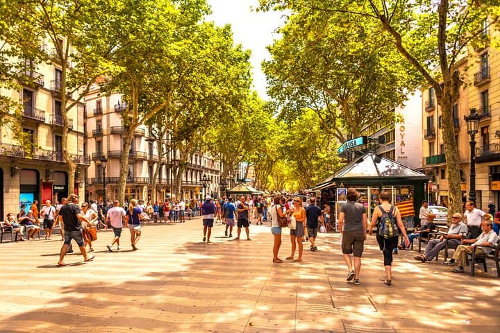 Barcelona Local Fashion Designers Shopping Tour with a Stylist
