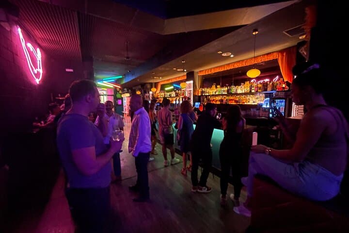 Go out like a local, pub Crawl / Tour in Raval - Barcelona
