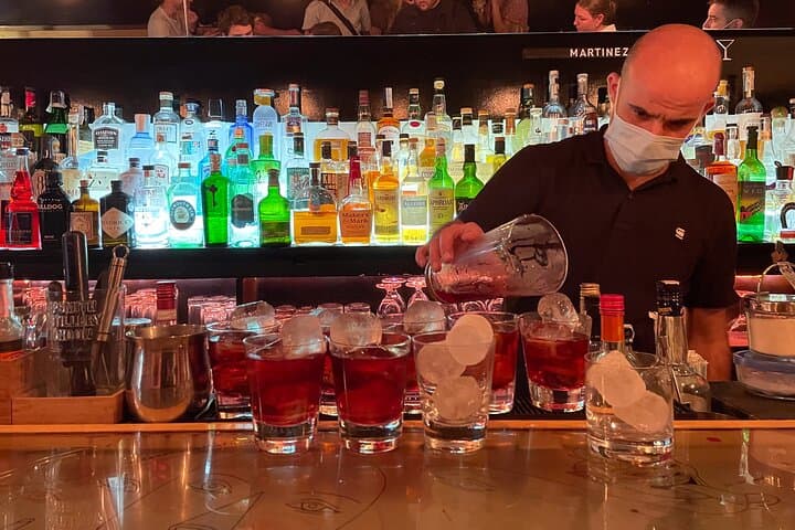Go out like a local, pub Crawl / Tour in Raval - Barcelona