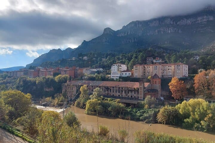 Private Tour in Montserrat 5h