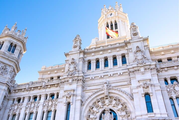 Madrid Self-Guided Walking City Tour & Scavenger Hunt
