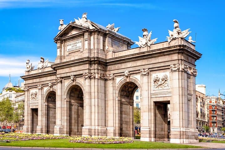 Madrid Self-Guided Walking City Tour & Scavenger Hunt
