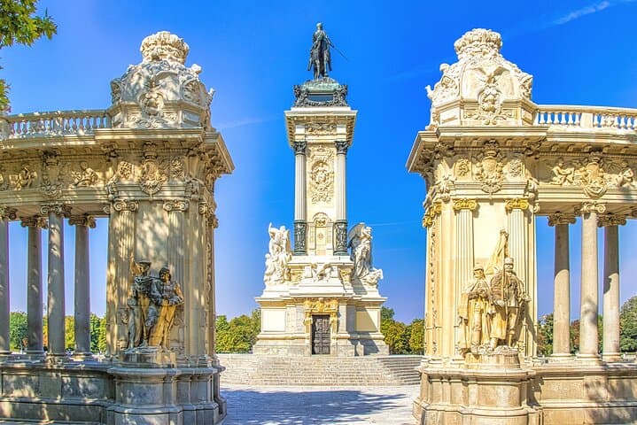 Madrid Self-Guided Walking City Tour & Scavenger Hunt