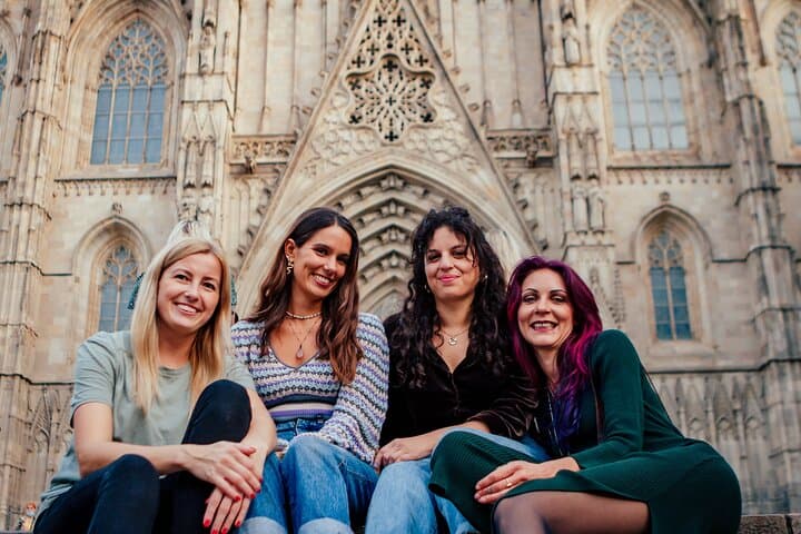 Barcelona: Professional Photoshoot at Gothic Quarter