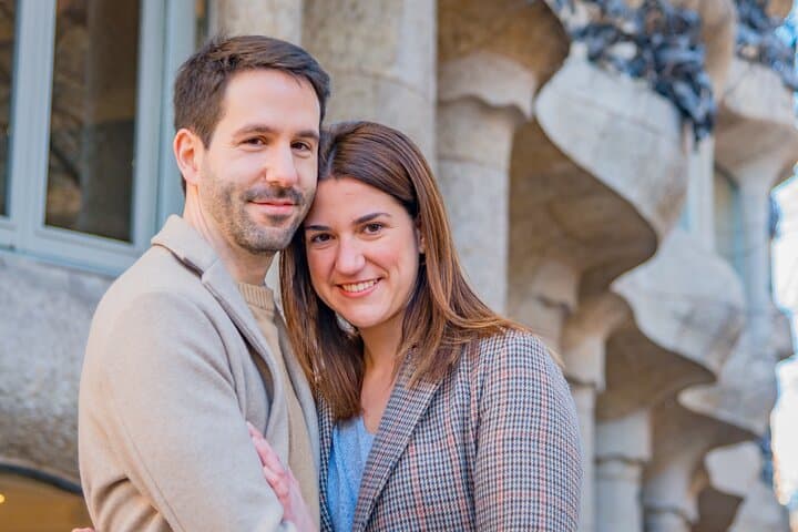Barcelona: Private photoshoot outside Casa Batlló & Casa Milà