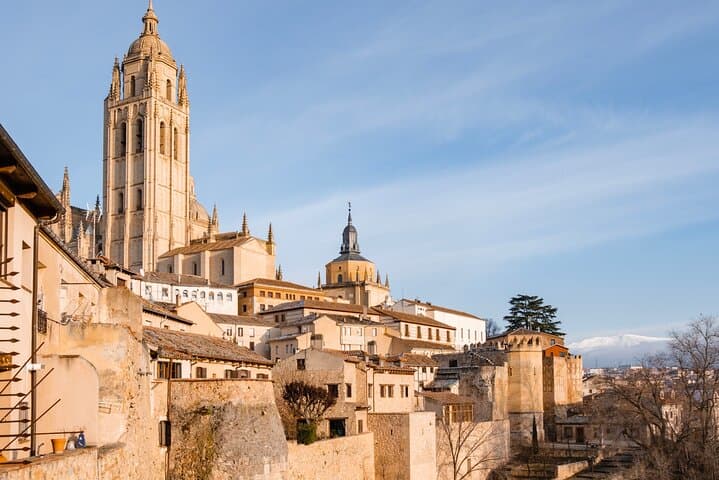 Segovia Self-Guided Walking City Tour & Scavenger Hunt
