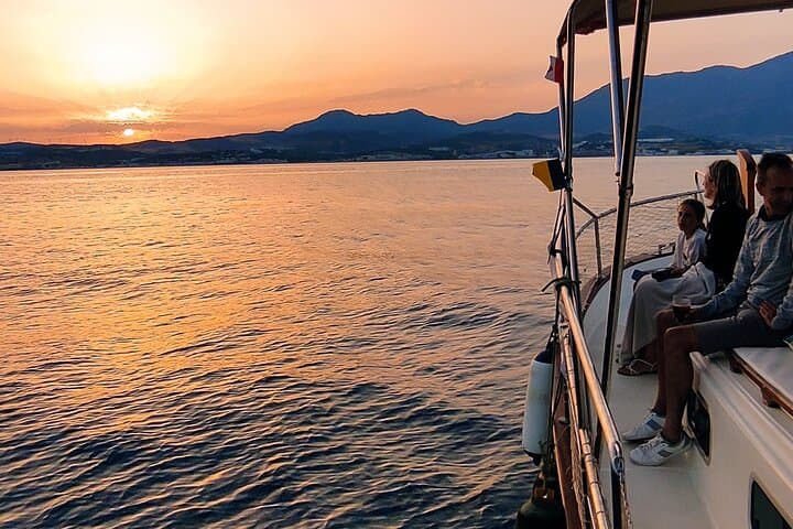 Sunset Boattrip + Tapa + Cava