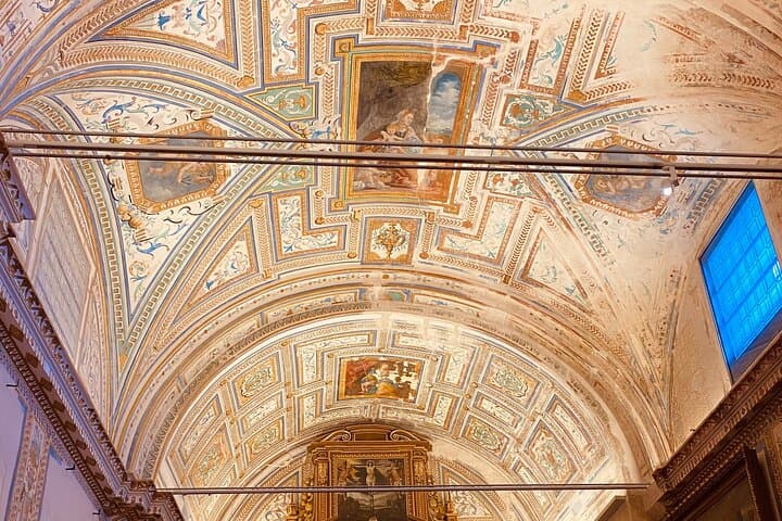 Private hald day tour to the historic roman city of Italica