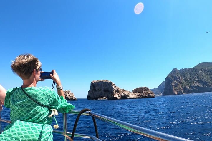 3-Hour Northwest Coast Excursion: Aquarium and Islas Margaritas